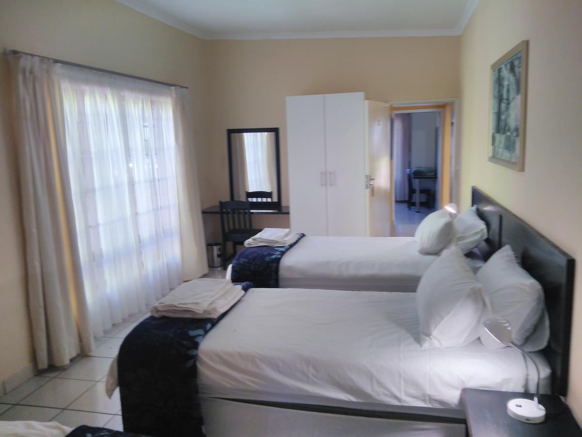 Backpackers Connection @ Jnb Airport Benoni Exterior photo